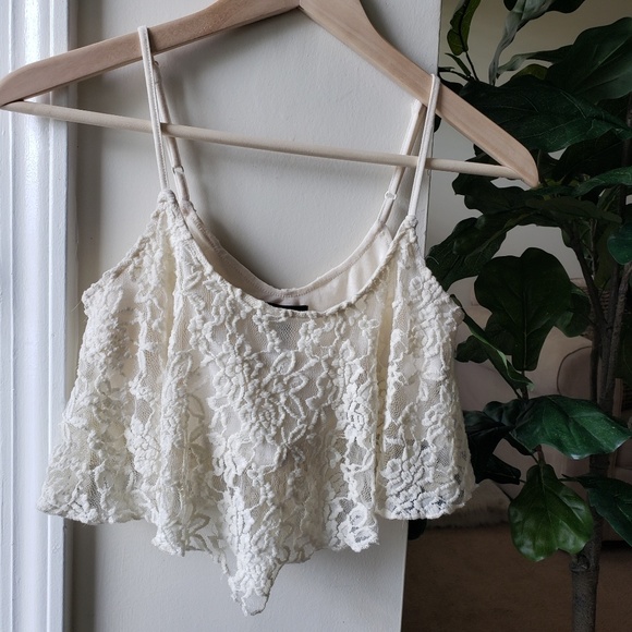 COPY - 🌴Material Girl Floral Lace Crop Top Cami🌴 - Picture 1 of 8
